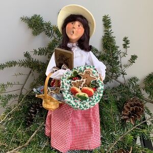 Cookie Vendor Caroler